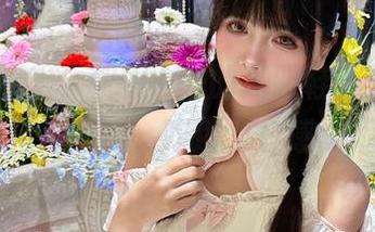 某种程度上，秋山AkI的高跟鞋和最新的cos相互辉映，咋那么有感觉呢？