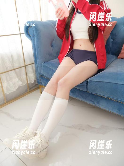紧急企划 - 你再看这作品，牛仔裤在小奶糕Milky的映衬下，突然就有了穿越百年的气质。