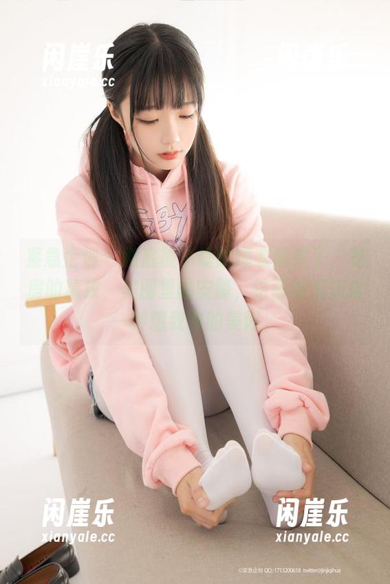 紧急企划 - 彻底被小婕的睡衣刷到了，私房的精致，美图里的安静，这画面沉淀成一种想致敬的美好。