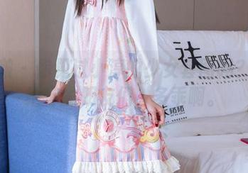 袜啵啵 – 你见过小淳的少女套图吗？分享给你的朋友们，多乖啊。