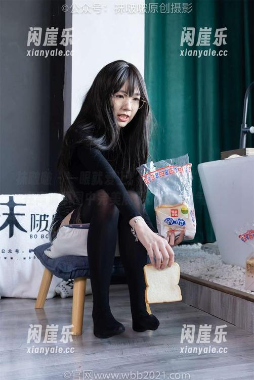 袜啵啵 - 一眼就爱上！小甜豆的“女王”在高清原图中完美展现了迷人的气质。