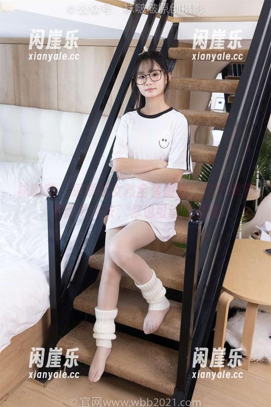 袜啵啵 - 瑶瑶的女孩全套图集：这个季节不需要风衣，你也可以这样美