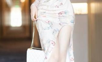 语画界 – 扫一下，Cris_卓娅祺美脚的图包，让你意外收获！