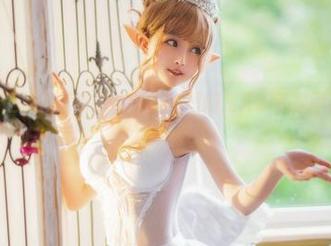 金鱼yui穿上旗袍玉藻前，这COS图册是开心还是困惑？我想问问她。